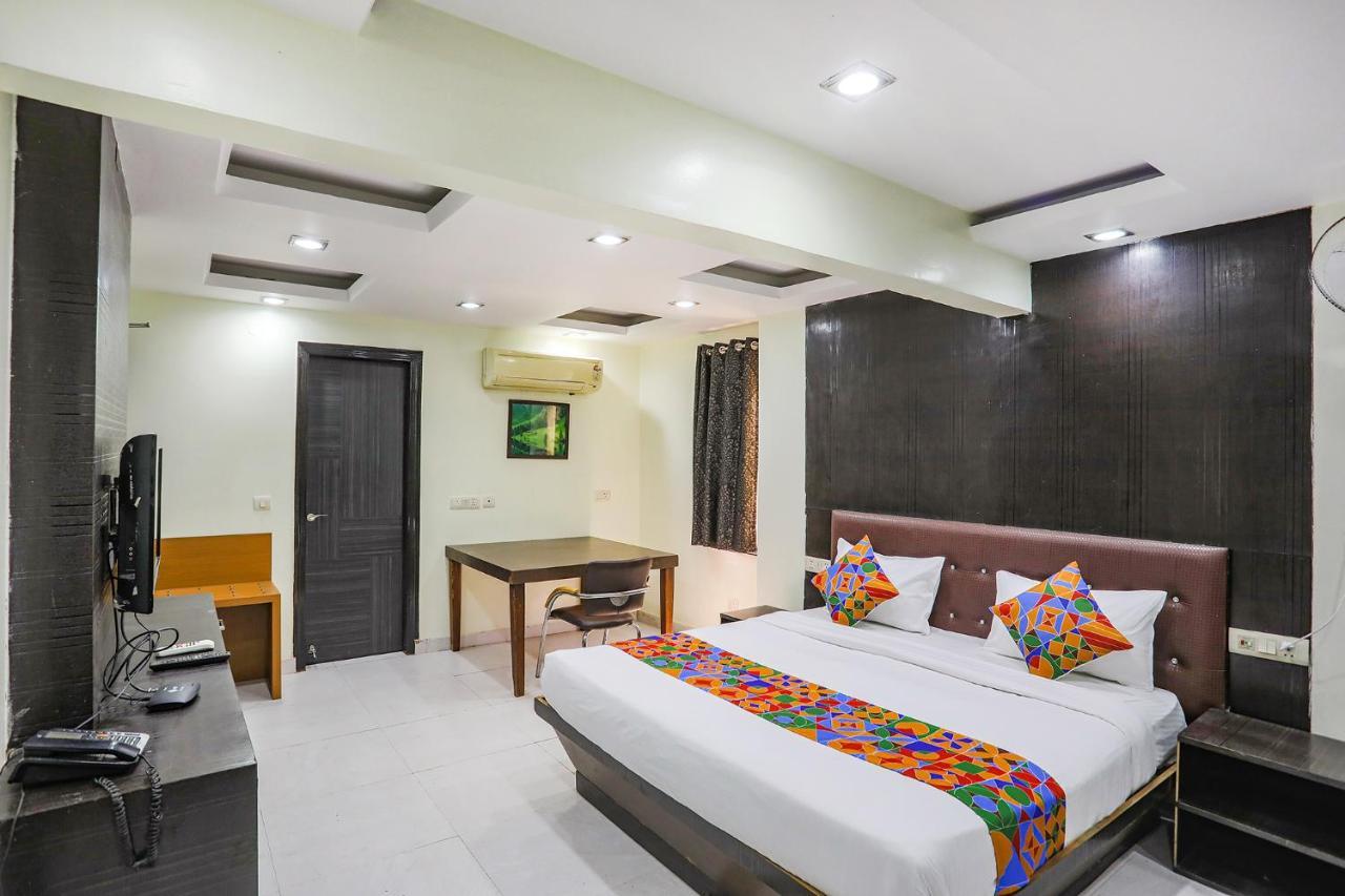 ניו דלהי Fabhotel Trio Continental Patel Nagar מראה חיצוני תמונה